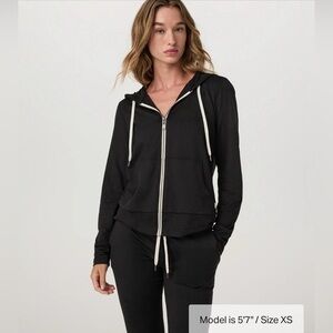 Vuori Halo Black Zip-Up Sweater Sz M